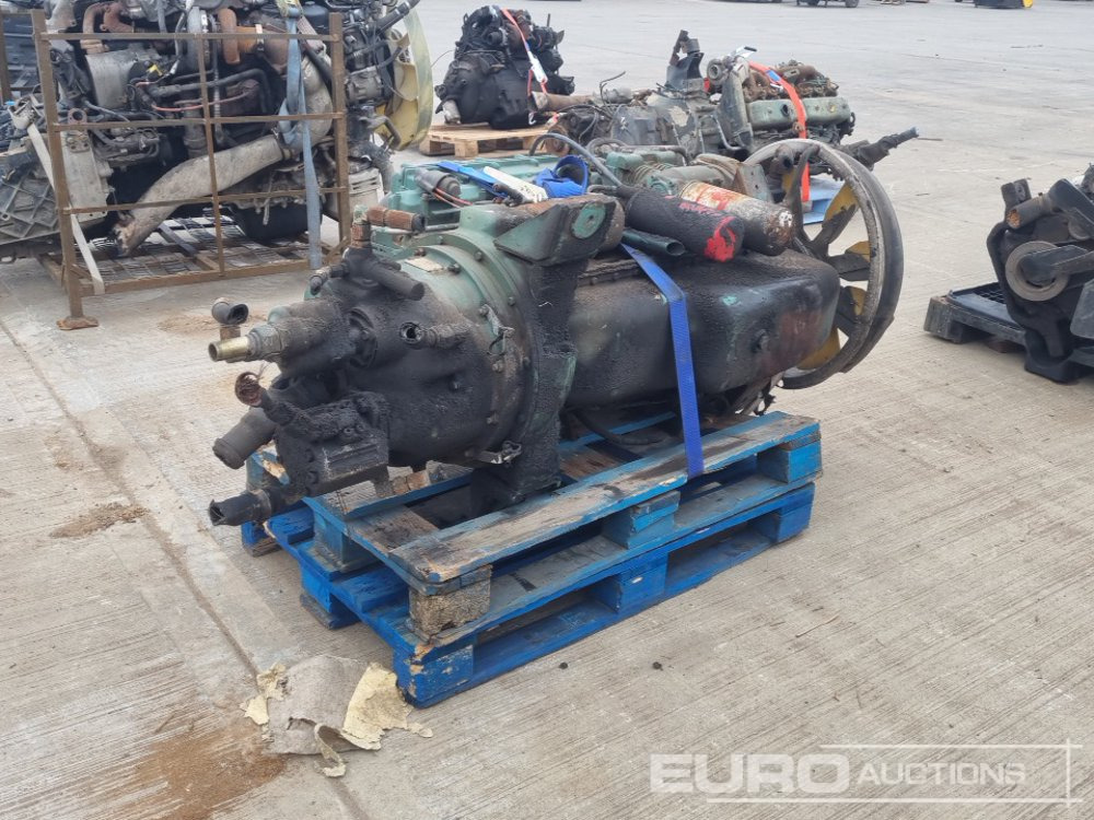 Volvo 6 Cylinder Engine, Pump - Motor: das Bild 5 Volvo 6 Cylinder Engine, Pump - Motor: das Bild 5