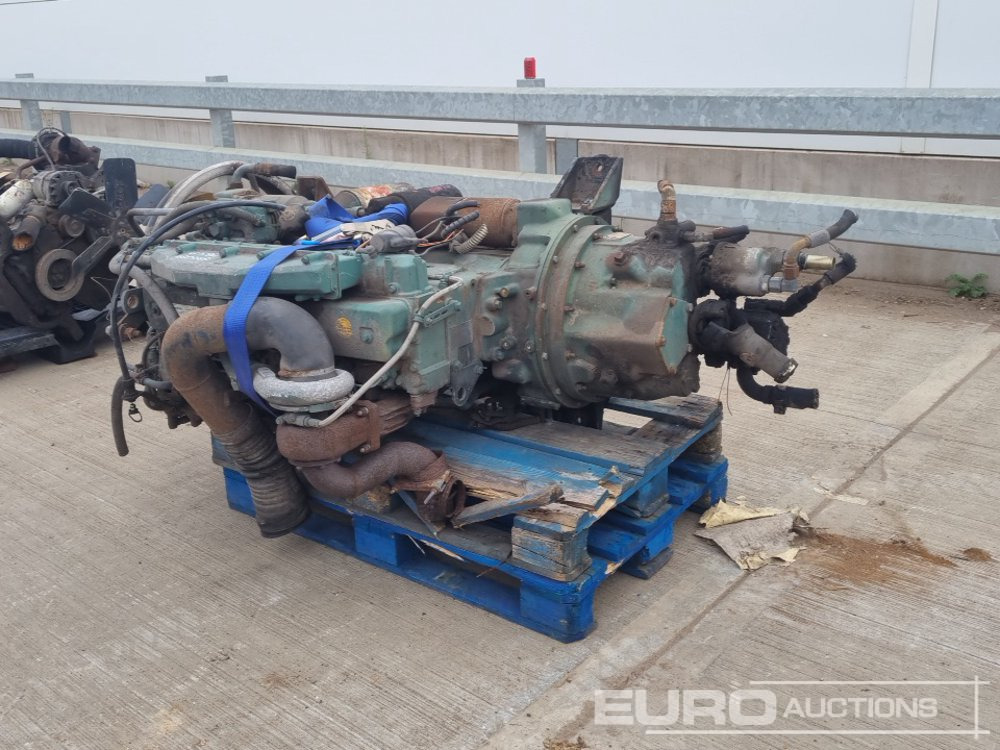 Volvo 6 Cylinder Engine, Pump - Motor: das Bild 3 Volvo 6 Cylinder Engine, Pump - Motor: das Bild 3