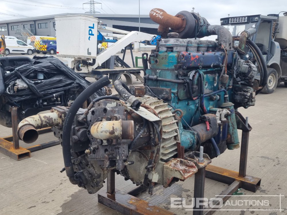 Volvo 6 Cylinder Engine, Pump - Motor: das Bild 1 Volvo 6 Cylinder Engine, Pump - Motor: das Bild 1