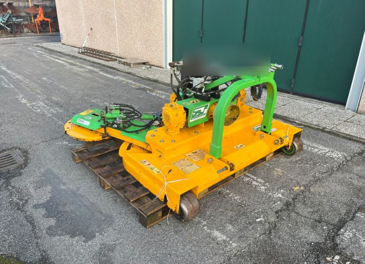 Salf macchine agricole TP-180 - Rasenmäher: das Bild 1 Salf macchine agricole TP-180 - Rasenmäher: das Bild 1
