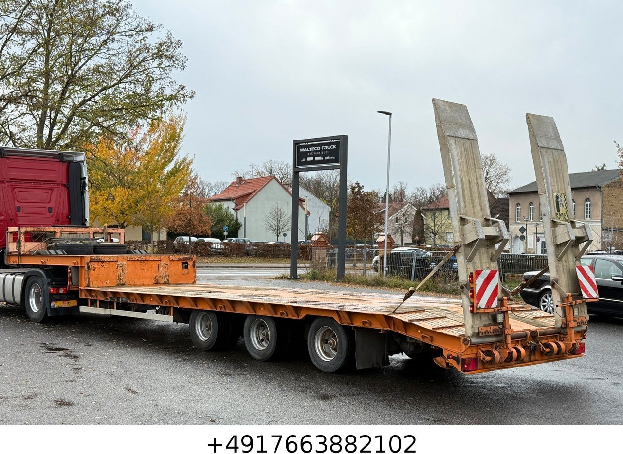 Möslein ST3/Teleskop 3.5m/Lenkachse/Rampen - Tieflader Auflieger: das Bild 1 Möslein ST3/Teleskop 3.5m/Lenkachse/Rampen - Tieflader Auflieger: das Bild 1