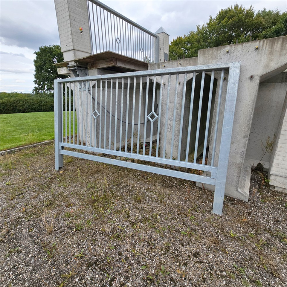 ABC 0001 - Werkzeug/ Gerät: das Bild 2 ABC 0001 - Werkzeug/ Gerät: das Bild 2