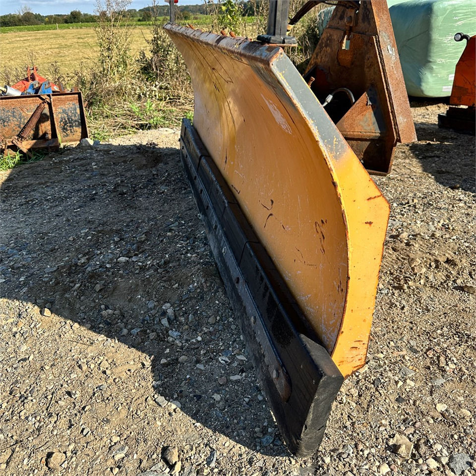 ABC 250 cm - Traktor: das Bild 2 ABC 250 cm - Traktor: das Bild 2
