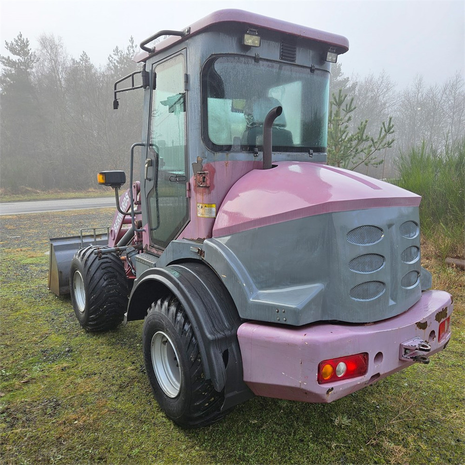 Bernards W1600C - Kompaktlader: das Bild 5 Bernards W1600C - Kompaktlader: das Bild 5