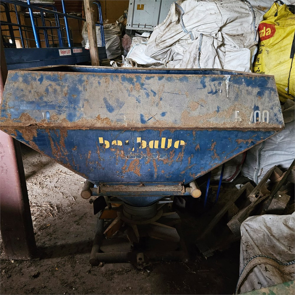 Bogballe B-700 - Düngetechnik: das Bild 1 Bogballe B-700 - Düngetechnik: das Bild 1