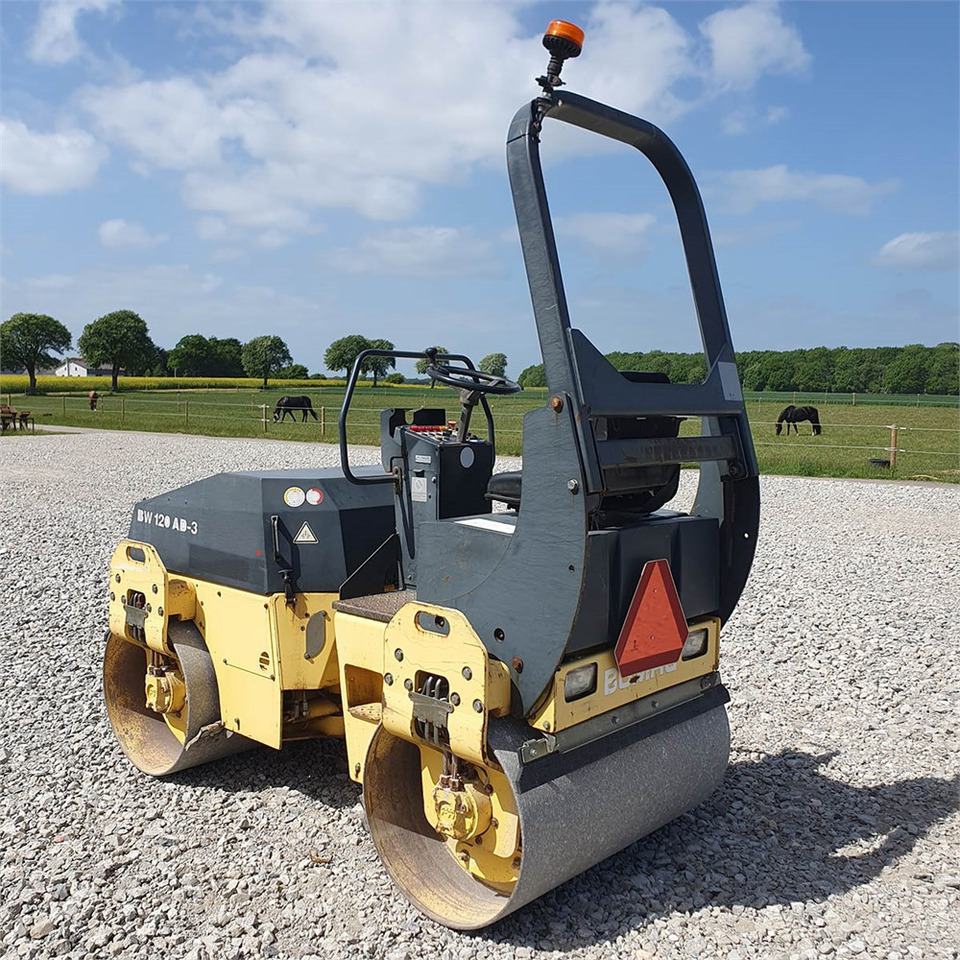 Bomag BW120 AD-3 - Walzen: das Bild 4 Bomag BW120 AD-3 - Walzen: das Bild 4