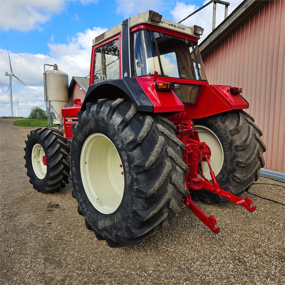 CASE IH 1255 XL - Traktor: das Bild 4 CASE IH 1255 XL - Traktor: das Bild 4