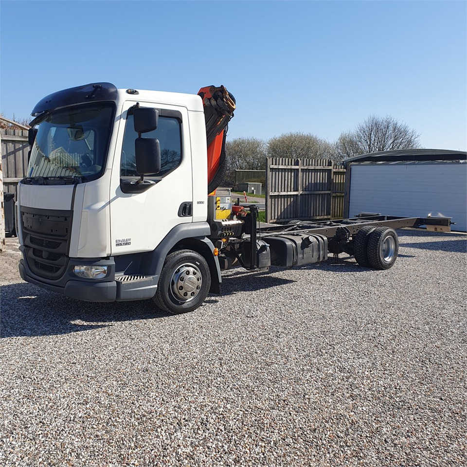 DAF 45.180 - Fahrgestell LKW, Autokran: das Bild 1 DAF 45.180 - Fahrgestell LKW, Autokran: das Bild 1