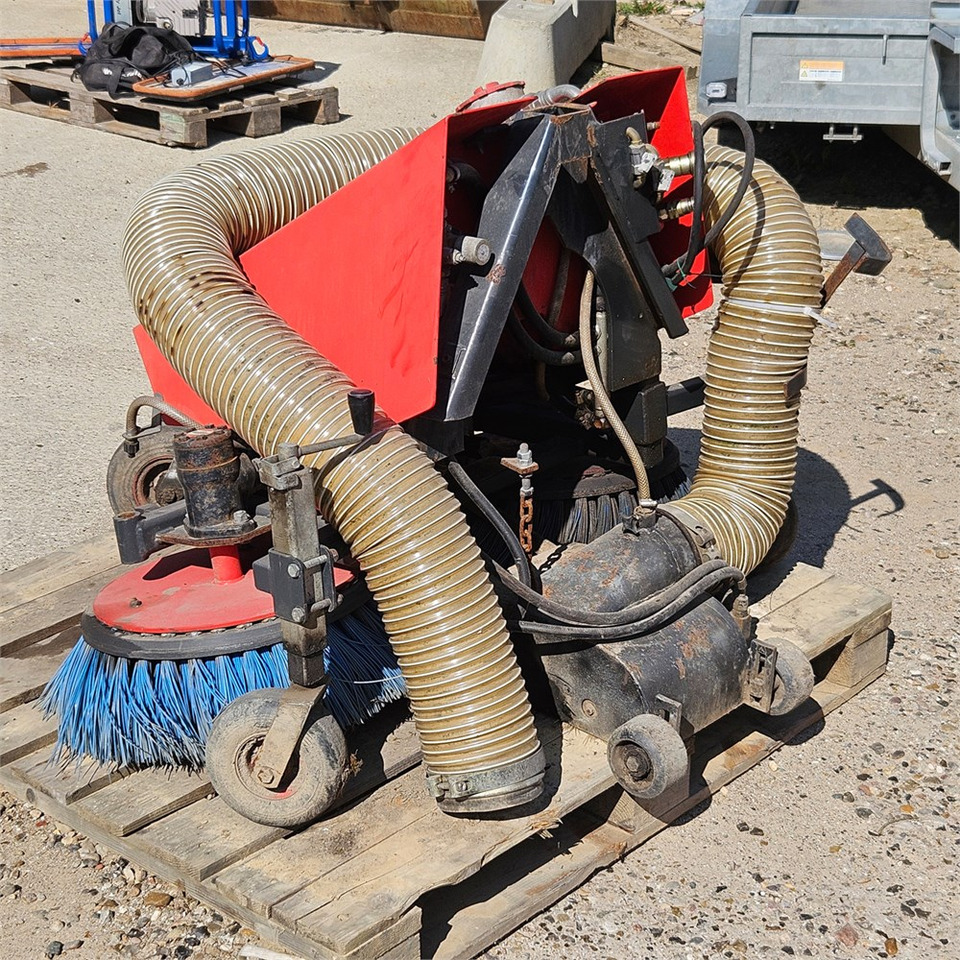 Egholm CFS 1000 - Kehrbesen: das Bild 3 Egholm CFS 1000 - Kehrbesen: das Bild 3