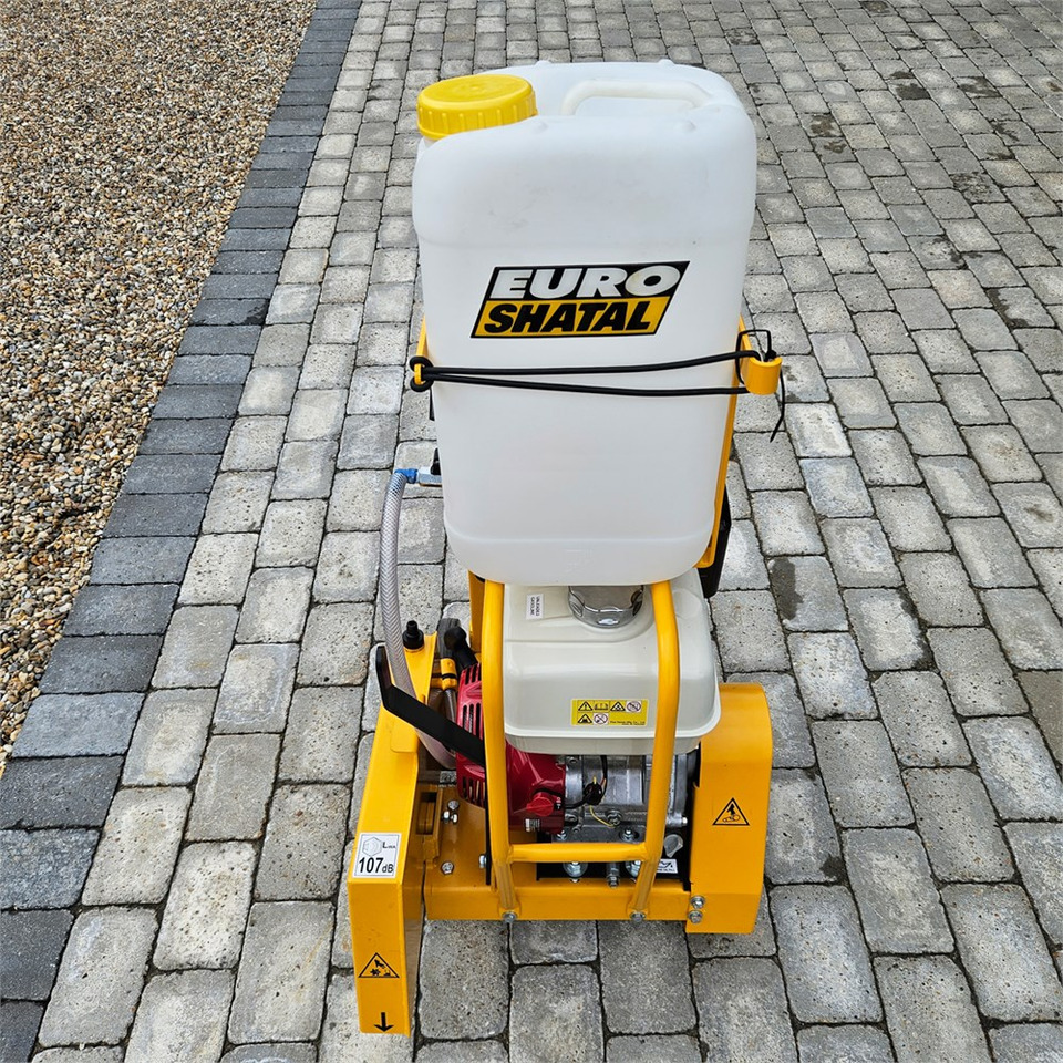 Euro Shatal CS 454M - Asphalttechnik: das Bild 2 Euro Shatal CS 454M - Asphalttechnik: das Bild 2