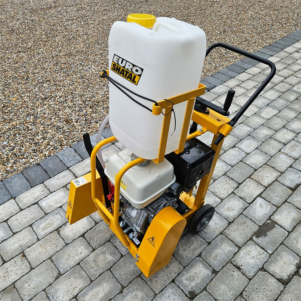 Euro Shatal CS 454M - Asphalttechnik: das Bild 1 Euro Shatal CS 454M - Asphalttechnik: das Bild 1