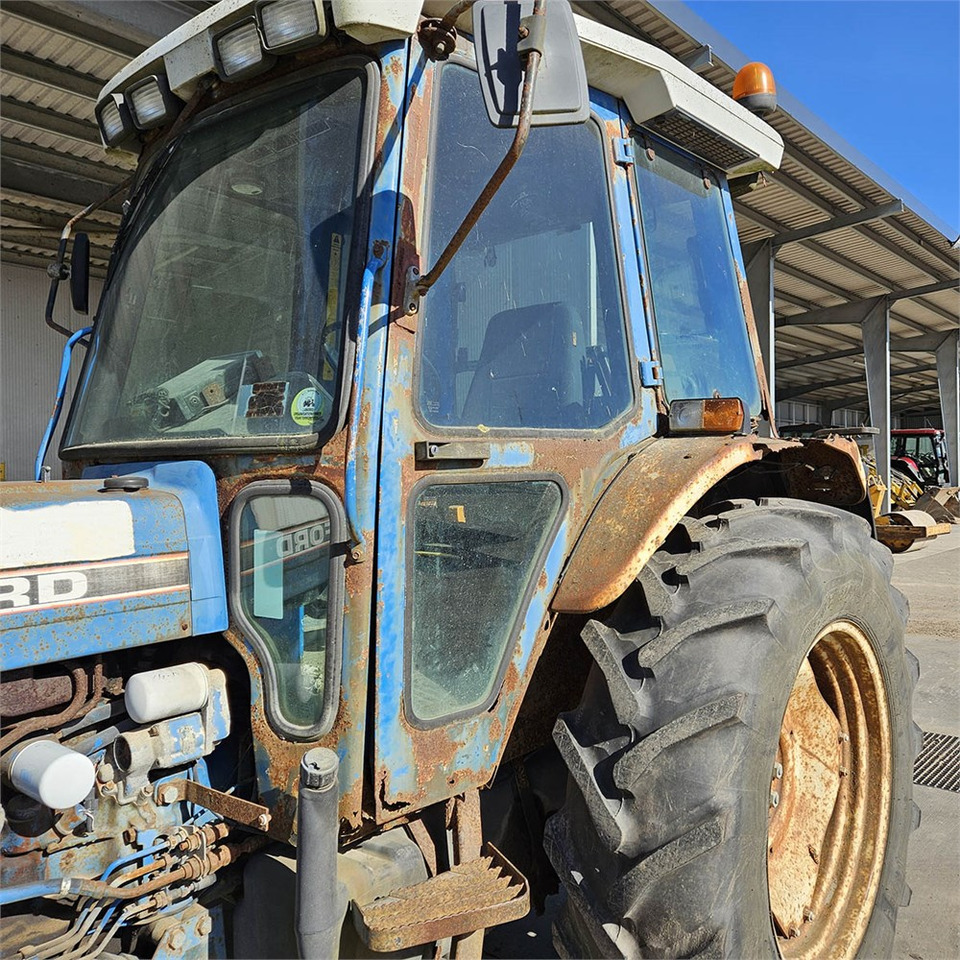 Traktor Ford 6810: das Bild 11
