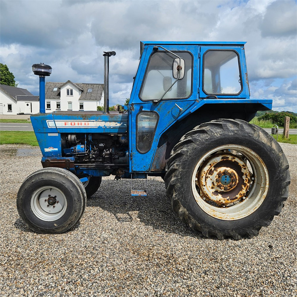 Ford 7000 - Traktor: das Bild 2 Ford 7000 - Traktor: das Bild 2
