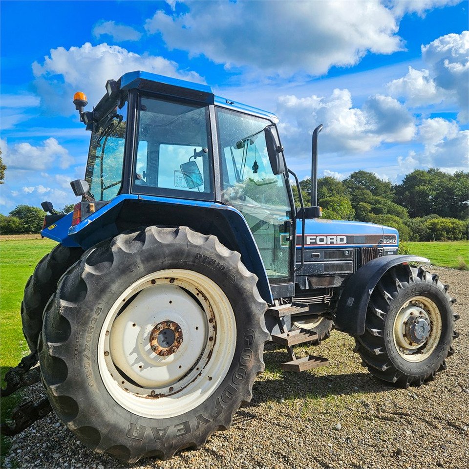 Ford 8340 Powerstar SLE - Traktor: das Bild 3 Ford 8340 Powerstar SLE - Traktor: das Bild 3