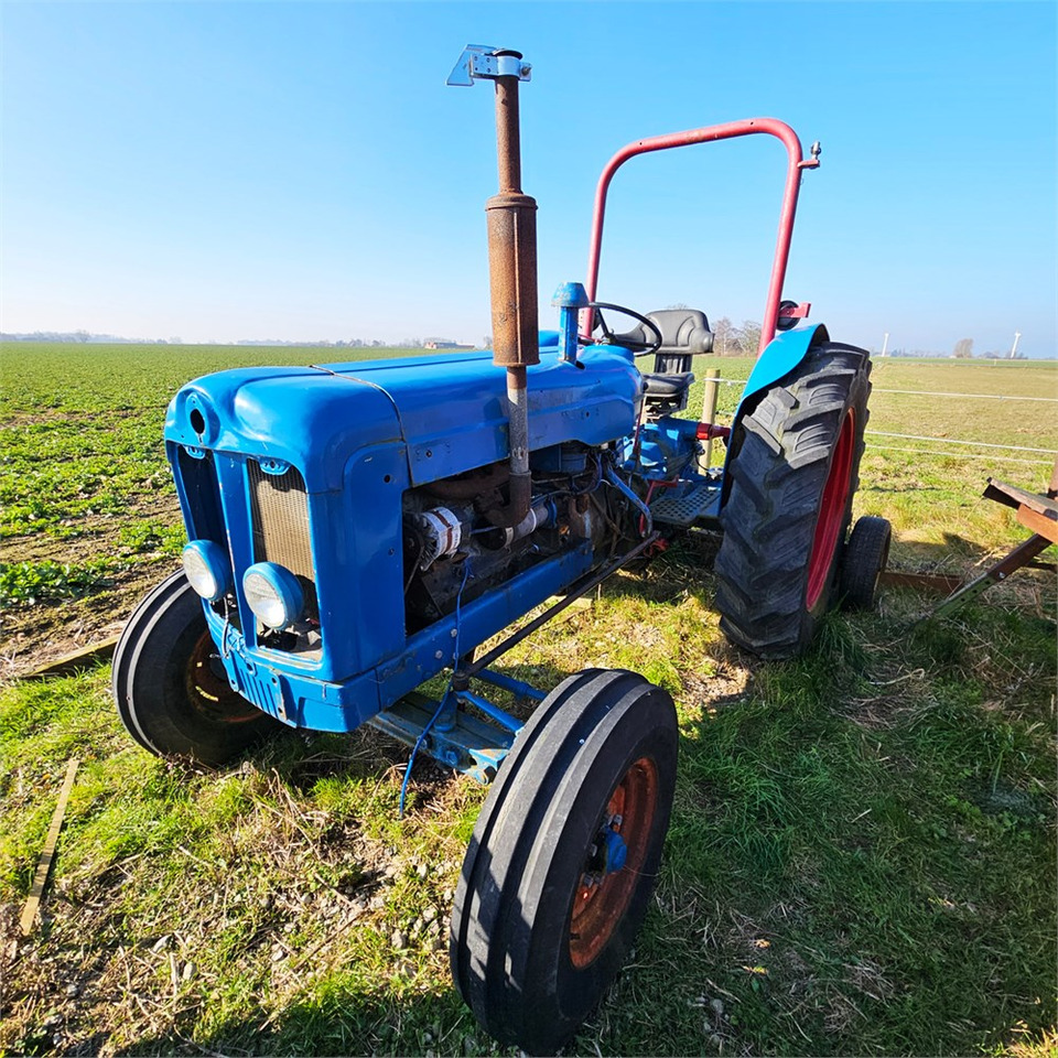 Ford T2 - Traktor: das Bild 3 Ford T2 - Traktor: das Bild 3