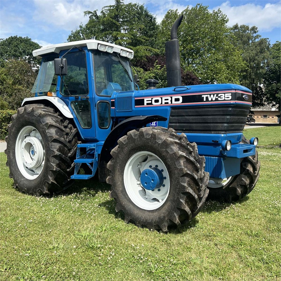 Ford TW 35 - Traktor: das Bild 1 Ford TW 35 - Traktor: das Bild 1