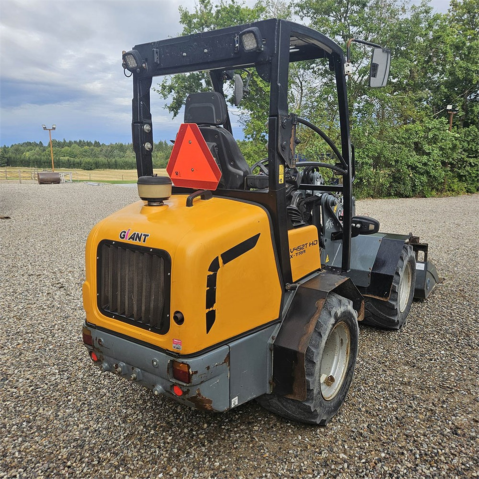 Giant V452T X-TRA HD - Radlader: das Bild 4 Giant V452T X-TRA HD - Radlader: das Bild 4