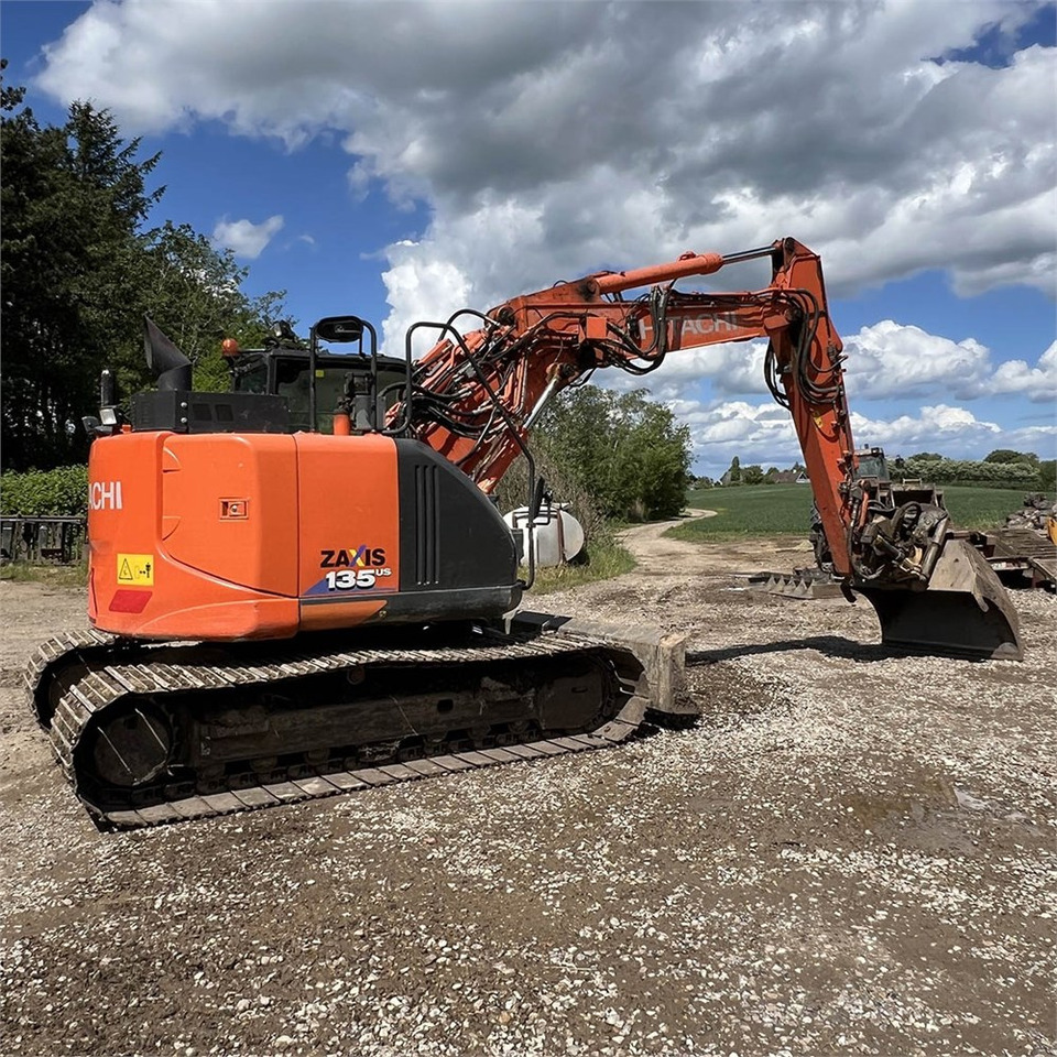 Hitachi ZX135 US-6 - Kettenbagger: das Bild 5 Hitachi ZX135 US-6 - Kettenbagger: das Bild 5