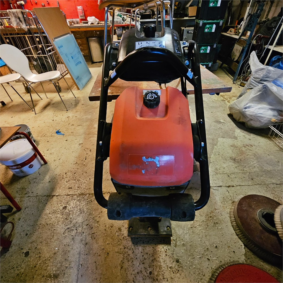 Husqvarna LT 6005 - Stampfer: das Bild 2 Husqvarna LT 6005 - Stampfer: das Bild 2