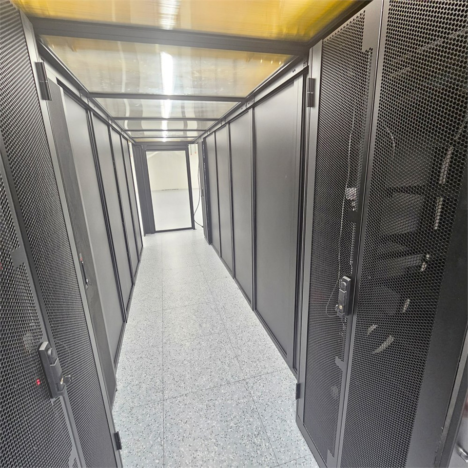 ABC APC NetShelter SX - AR3350SP - Industriemaschine: das Bild 5 ABC APC NetShelter SX - AR3350SP - Industriemaschine: das Bild 5