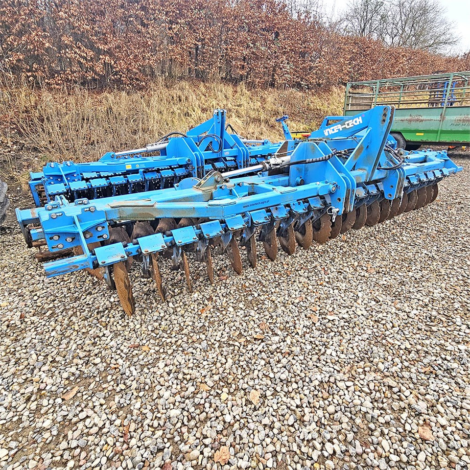 Intertech 6 meter - Technik für Bodenbearbeitung: das Bild 5 Intertech 6 meter - Technik für Bodenbearbeitung: das Bild 5