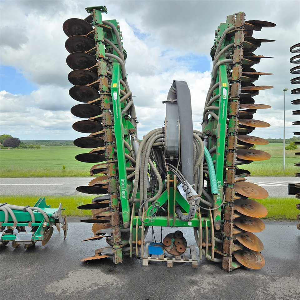 Intertech 7 m - Düngetechnik: das Bild 3 Intertech 7 m - Düngetechnik: das Bild 3