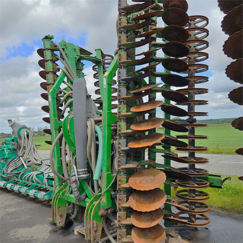 Intertech 7 m - Düngetechnik: das Bild 2 Intertech 7 m - Düngetechnik: das Bild 2