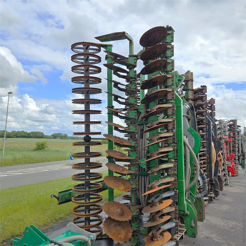 Intertech 7 m - Düngetechnik: das Bild 4 Intertech 7 m - Düngetechnik: das Bild 4