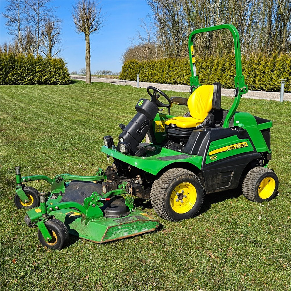 John Deere 1550 TerrainCut - Rasenmäher: das Bild 1 John Deere 1550 TerrainCut - Rasenmäher: das Bild 1