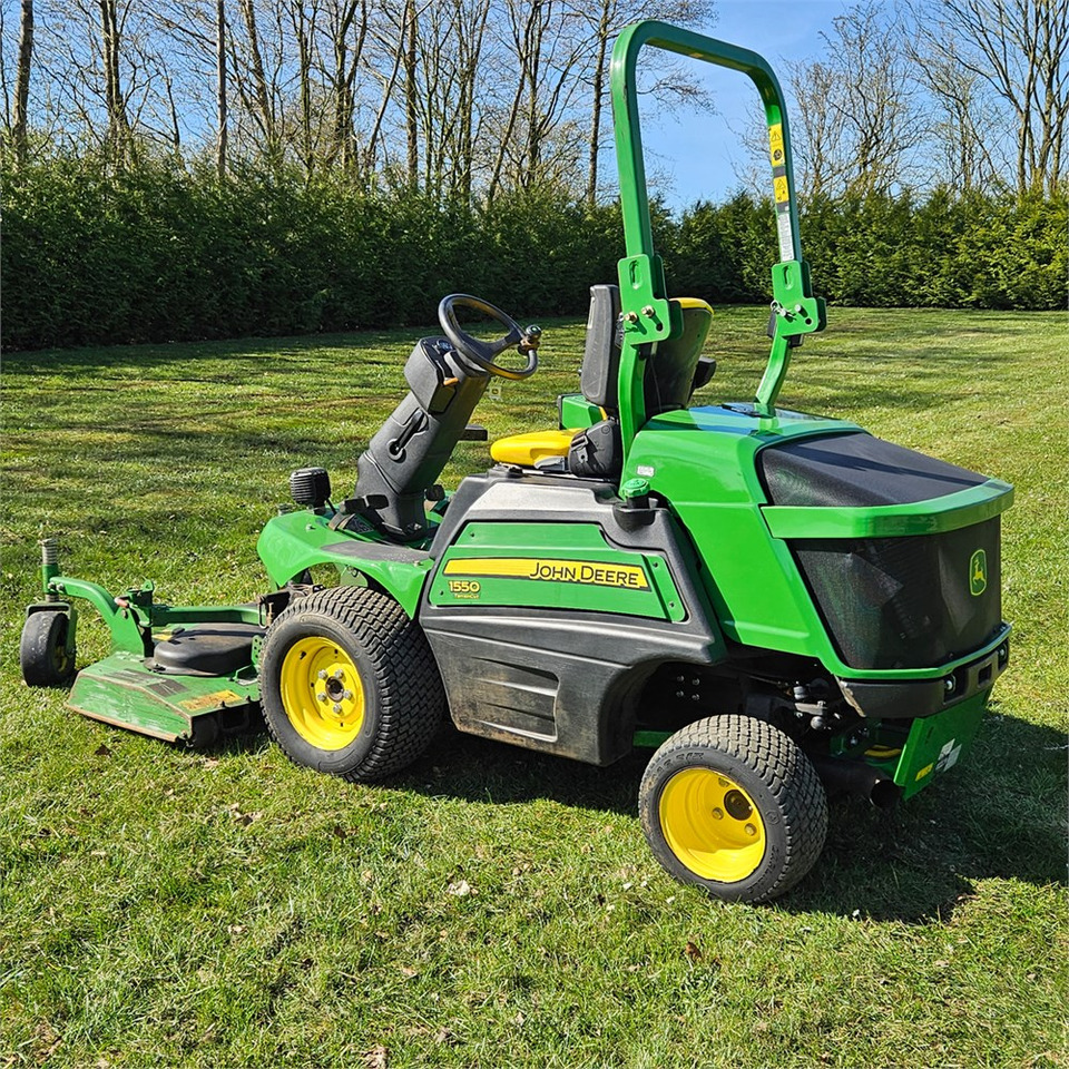 John Deere 1550 TerrainCut - Rasenmäher: das Bild 3 John Deere 1550 TerrainCut - Rasenmäher: das Bild 3