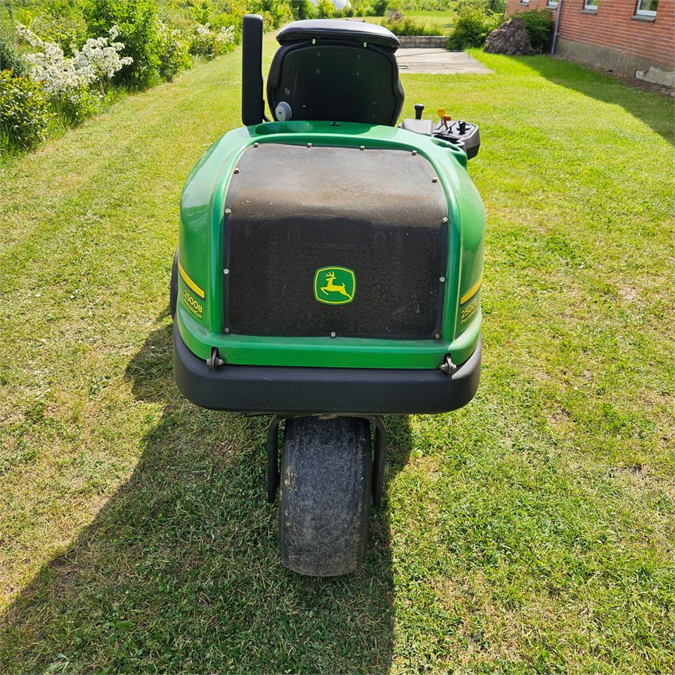 John Deere 2500B PrecisionCut - Rasenmäher: das Bild 5 John Deere 2500B PrecisionCut - Rasenmäher: das Bild 5