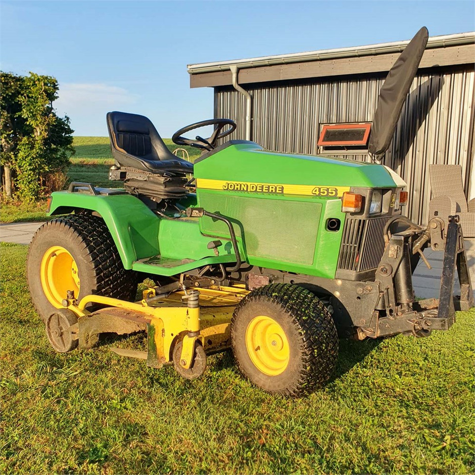 John Deere 455 - Rasenmäher: das Bild 2 John Deere 455 - Rasenmäher: das Bild 2