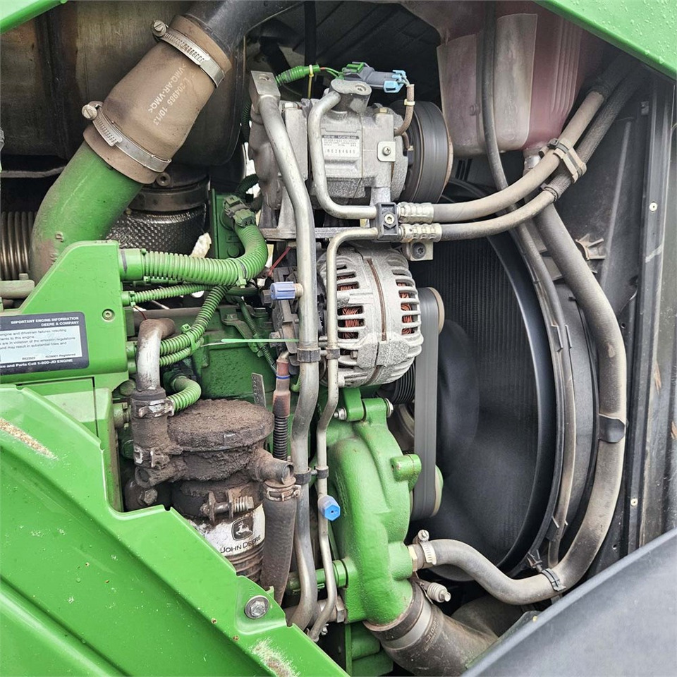 Traktor John Deere 6210 R: das Bild 24 Traktor John Deere 6210 R: das Bild 24