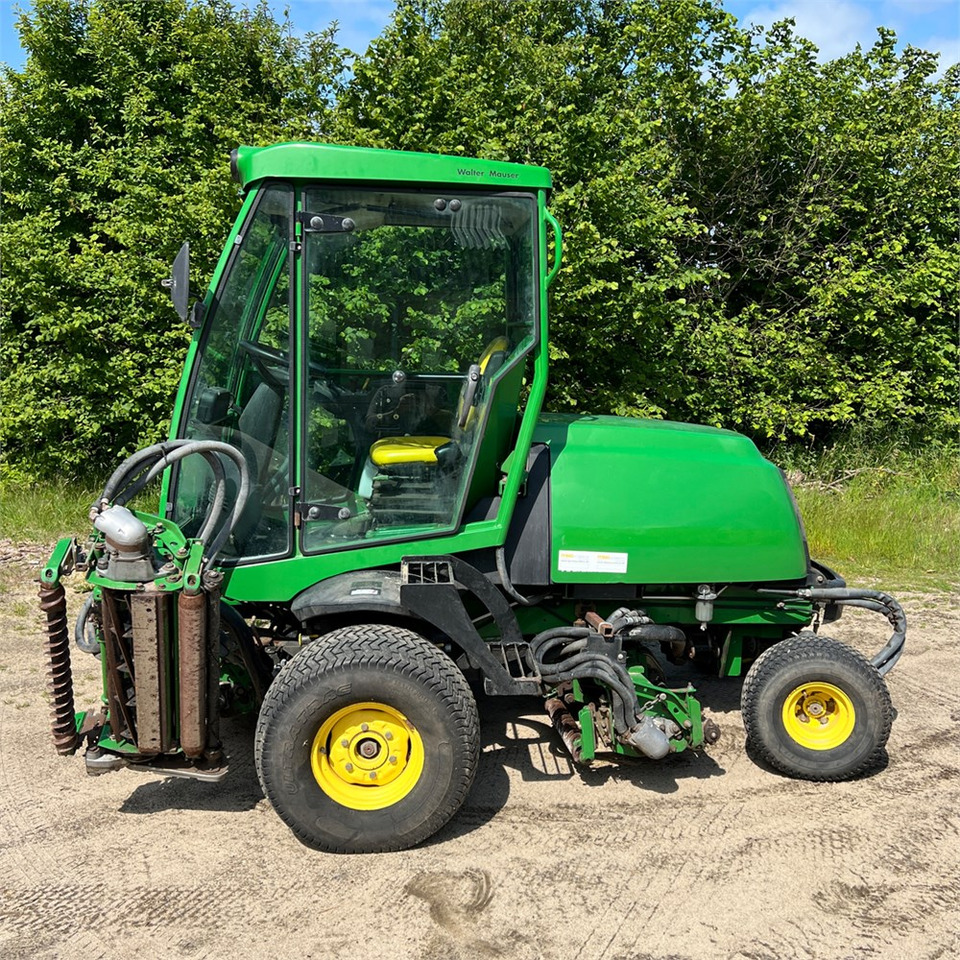 John Deere 8700 PC FM - Rasenmäher: das Bild 2 John Deere 8700 PC FM - Rasenmäher: das Bild 2