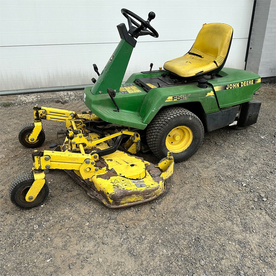 John Deere F525 FM - Rasenmäher: das Bild 1 John Deere F525 FM - Rasenmäher: das Bild 1