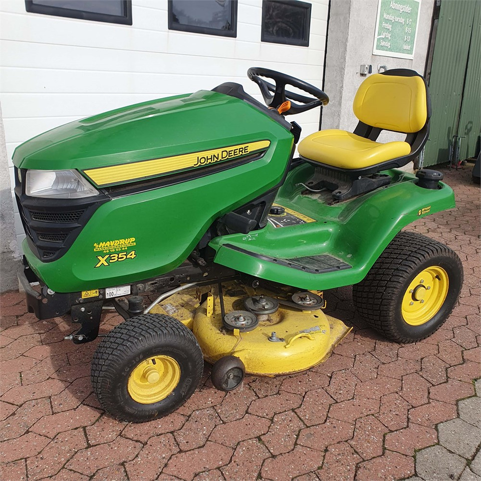John Deere X354 - Rasenmäher: das Bild 1 John Deere X354 - Rasenmäher: das Bild 1