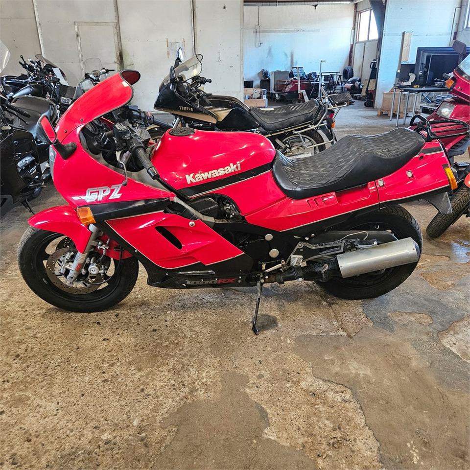 Kawasaki GPZ 1000 RX - Motorrad: das Bild 2 Kawasaki GPZ 1000 RX - Motorrad: das Bild 2
