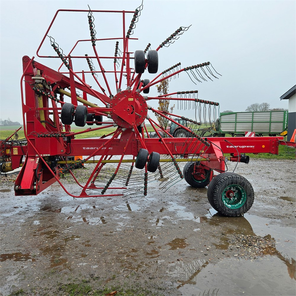 Kverneland Taarup 90150 V - Grünlandtechnik: das Bild 3 Kverneland Taarup 90150 V - Grünlandtechnik: das Bild 3