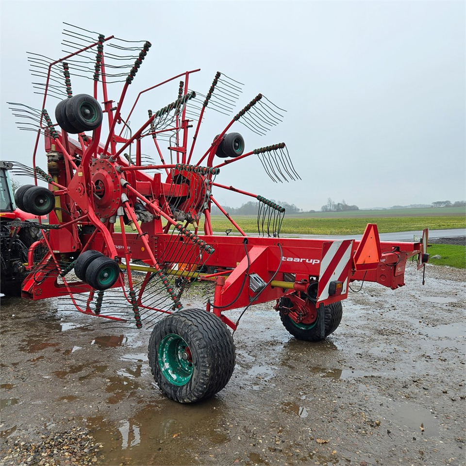 Kverneland Taarup 90150 V - Grünlandtechnik: das Bild 2 Kverneland Taarup 90150 V - Grünlandtechnik: das Bild 2