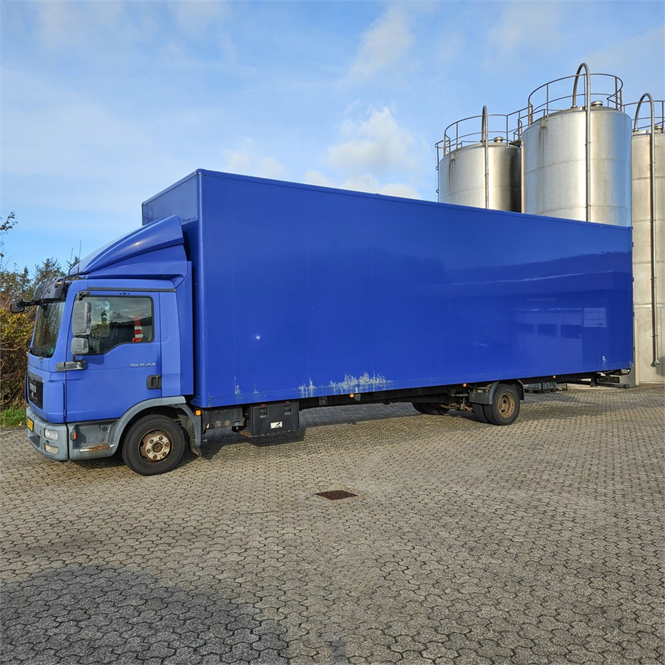 MAN TGL 12.250 - Koffer LKW: das Bild 2 MAN TGL 12.250 - Koffer LKW: das Bild 2