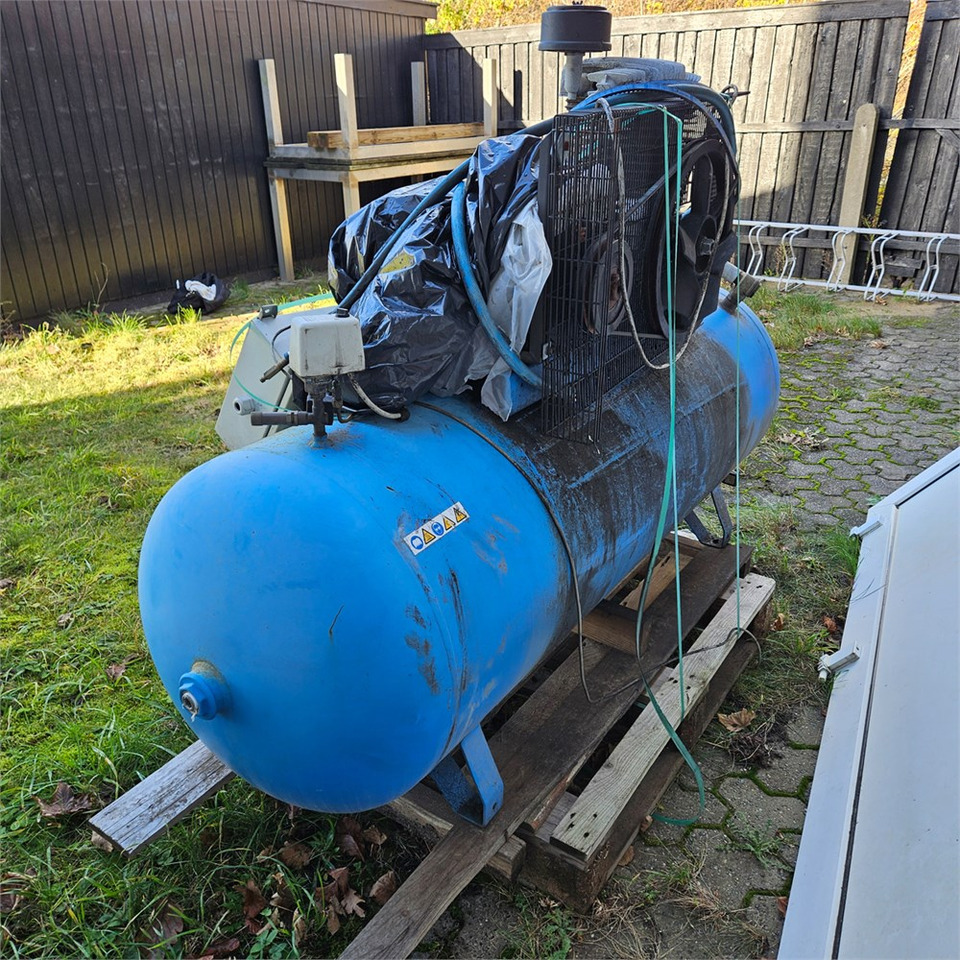 Mark Stormy pro 500F10XY - Luftkompressor: das Bild 5 Mark Stormy pro 500F10XY - Luftkompressor: das Bild 5