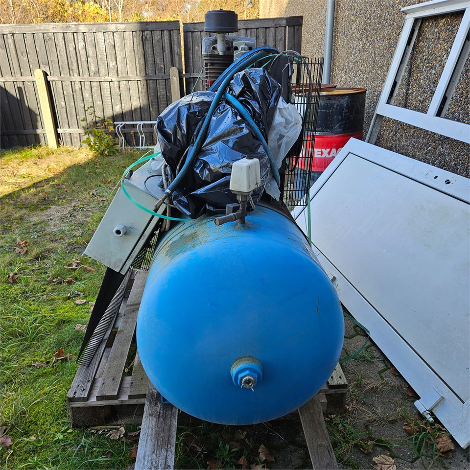 Mark Stormy pro 500F10XY - Luftkompressor: das Bild 4 Mark Stormy pro 500F10XY - Luftkompressor: das Bild 4