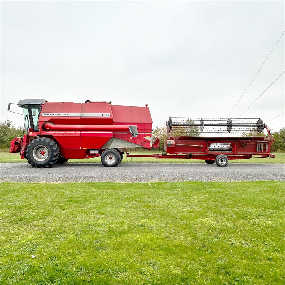 Massey Ferguson 36 - Erntemaschine: das Bild 4 Massey Ferguson 36 - Erntemaschine: das Bild 4