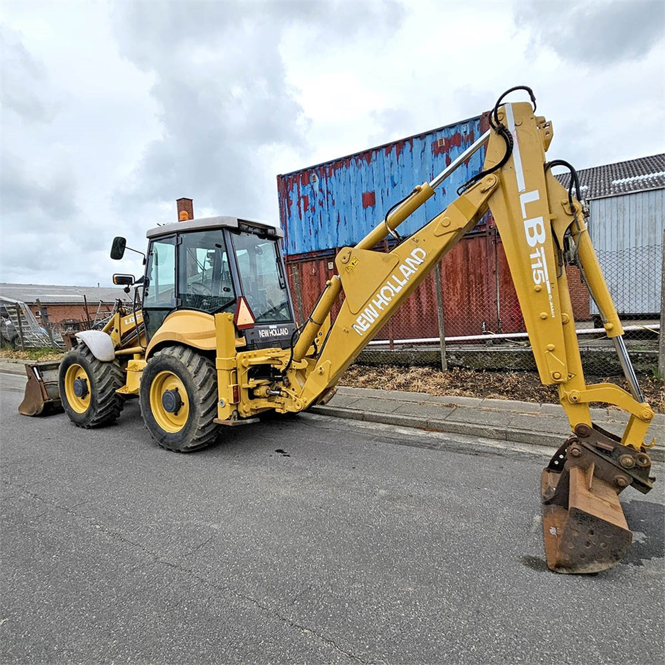 New Holland LB115 - Baggerlader: das Bild 4 New Holland LB115 - Baggerlader: das Bild 4