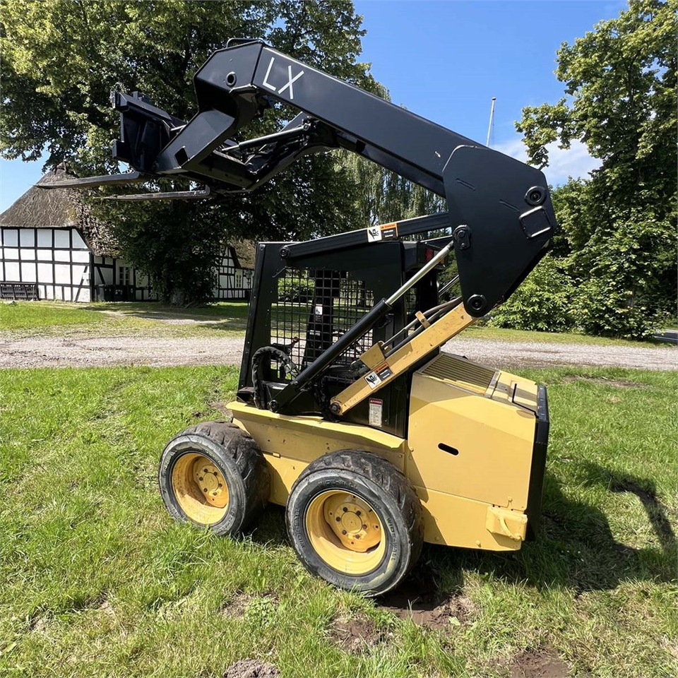 New Holland LX465 - Kompaktlader: das Bild 5 New Holland LX465 - Kompaktlader: das Bild 5
