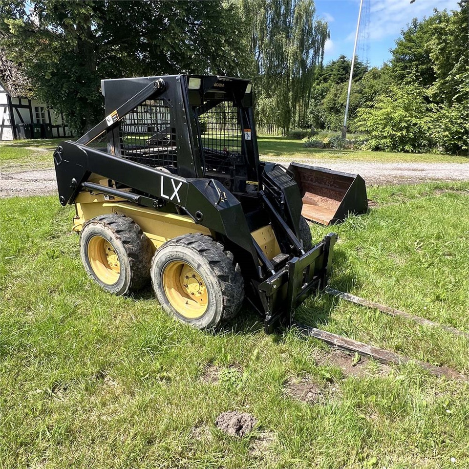 New Holland LX465 - Kompaktlader: das Bild 2 New Holland LX465 - Kompaktlader: das Bild 2