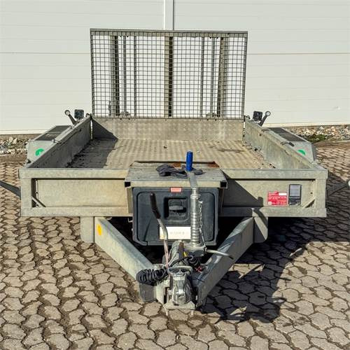 Nugent P3718 - PKW Anhänger: das Bild 2 Nugent P3718 - PKW Anhänger: das Bild 2