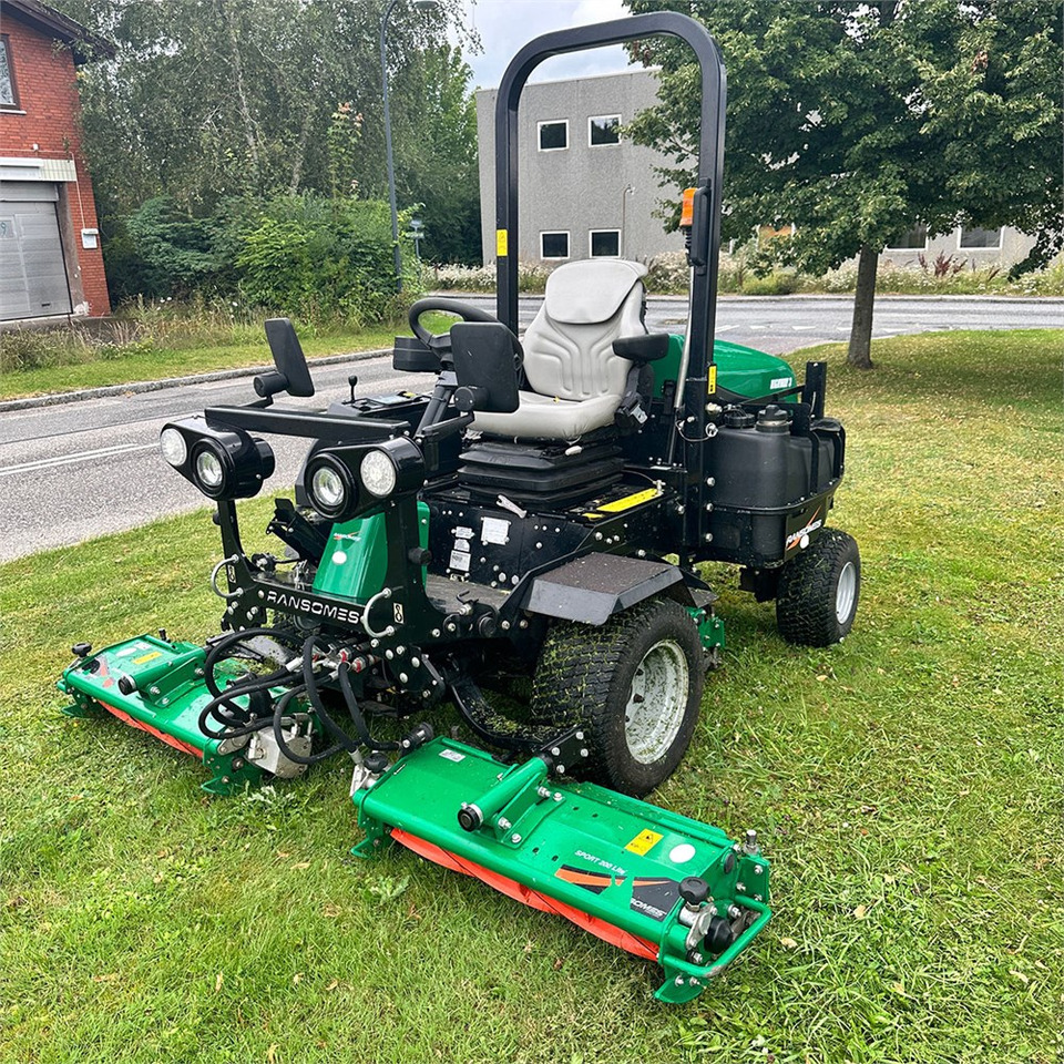 Ransomes Highway 3 4WD - Rasenmäher: das Bild 1 Ransomes Highway 3 4WD - Rasenmäher: das Bild 1