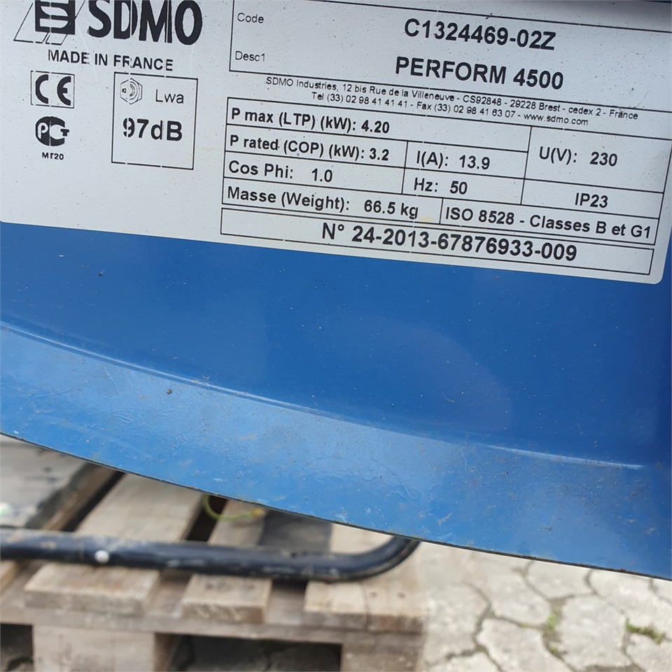 SDMO 4500 - Stromgenerator: das Bild 4 SDMO 4500 - Stromgenerator: das Bild 4