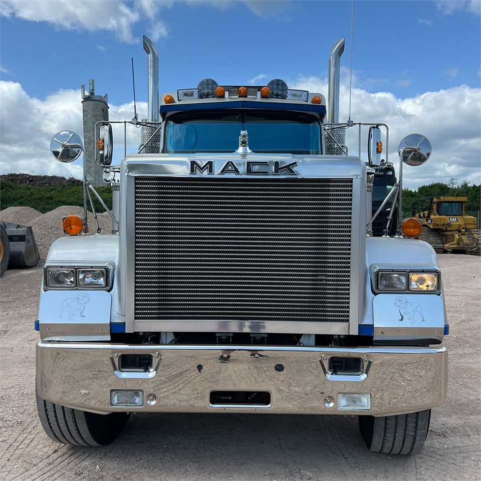 Mack Superliner - Sattelzugmaschine: das Bild 3 Mack Superliner - Sattelzugmaschine: das Bild 3